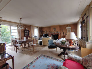  Immeuble à vendre 10 pièces 211 m²