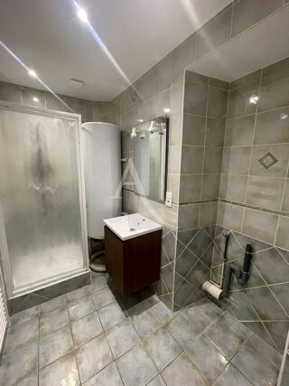 Location Appartement A LOUER LE LION D'ANGERS Appt T3 en Triplex de 47 m2 avec petite terrasse Le lion d angers