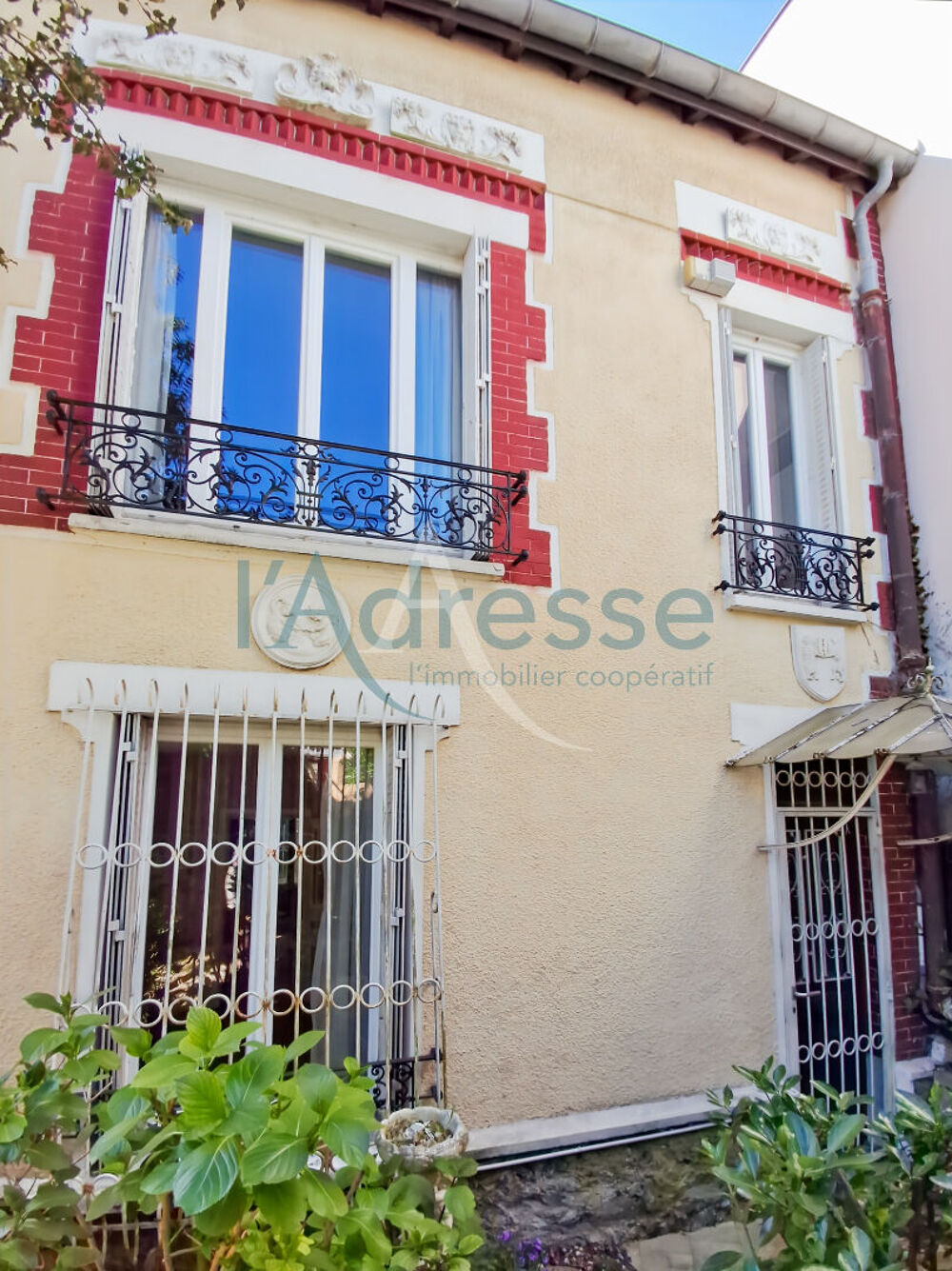 SURESNES le calme parfait Maison bien exposée
