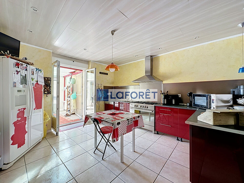 Vente Maison Maison de caractère avec appartement et dépendances Froncles