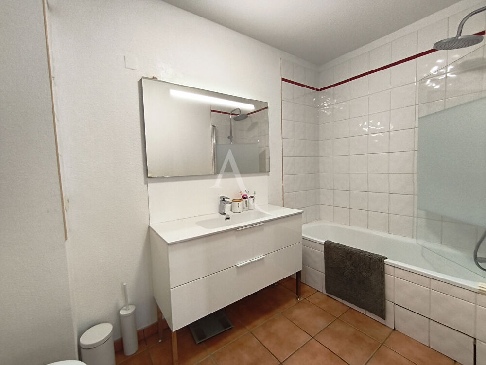 Vente Maison Pau ,Maison louée jusqu'en février 2027, 3 chambres et un bureau,garage Pau