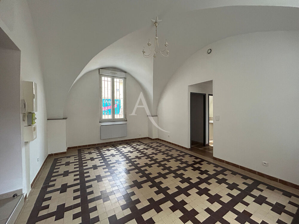 Location Appartement BEZOUCE - Dans résidence fermée et sécurisée P2 rénové d'env. 50 m² en RDC donnant sur cour, composé ... Bezouce
