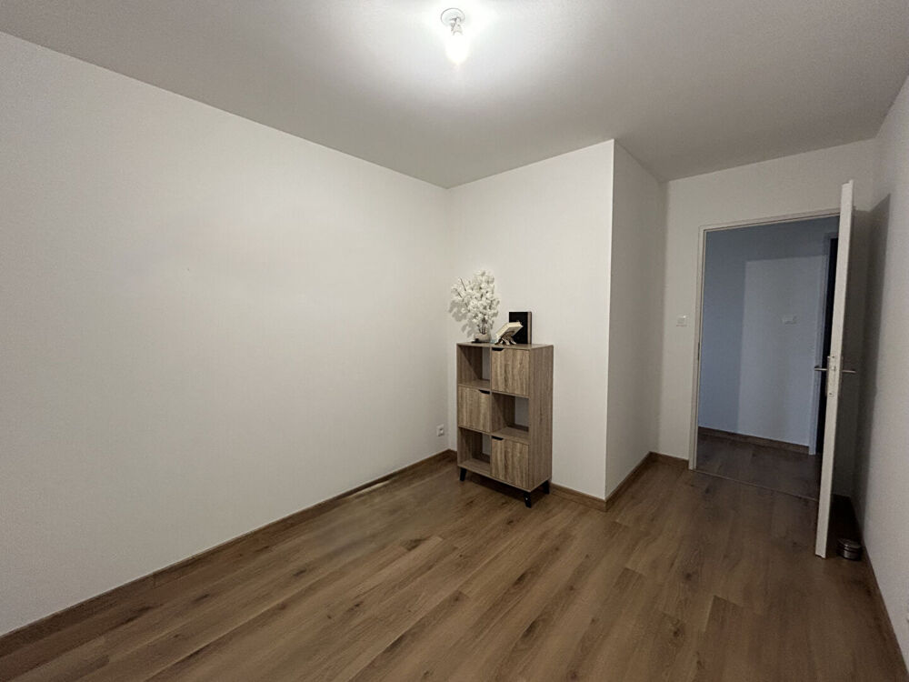 Bel appartement rénové d'environ 83 m² avec balcon