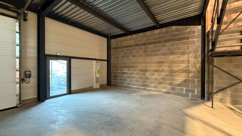 ENTREPOT BRUT &Agrave; LOUER - 167m2 + 61m2 + Parking 2040 69230 Saint genis laval