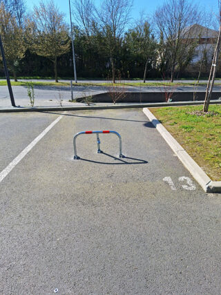  Parking / Garage  louer 
