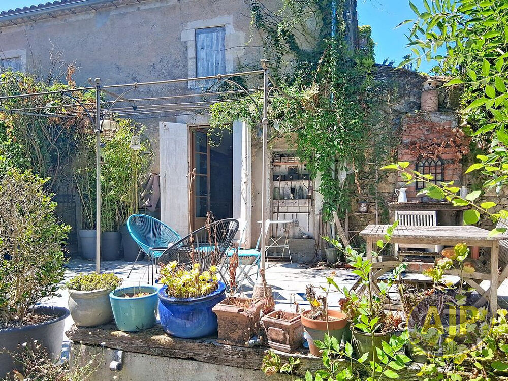 Charmante maison avec un grand jardin à Saint Christoly Médoc