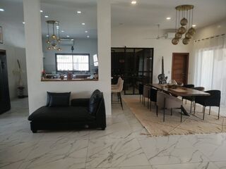  Maison � vendre 9 pi�ces 320 m� Nguerigne