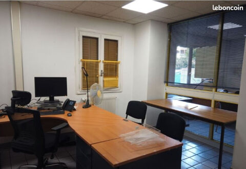   À vendre - locaux Bureaux de 215 m²  avec parking - Albertville Centre 
