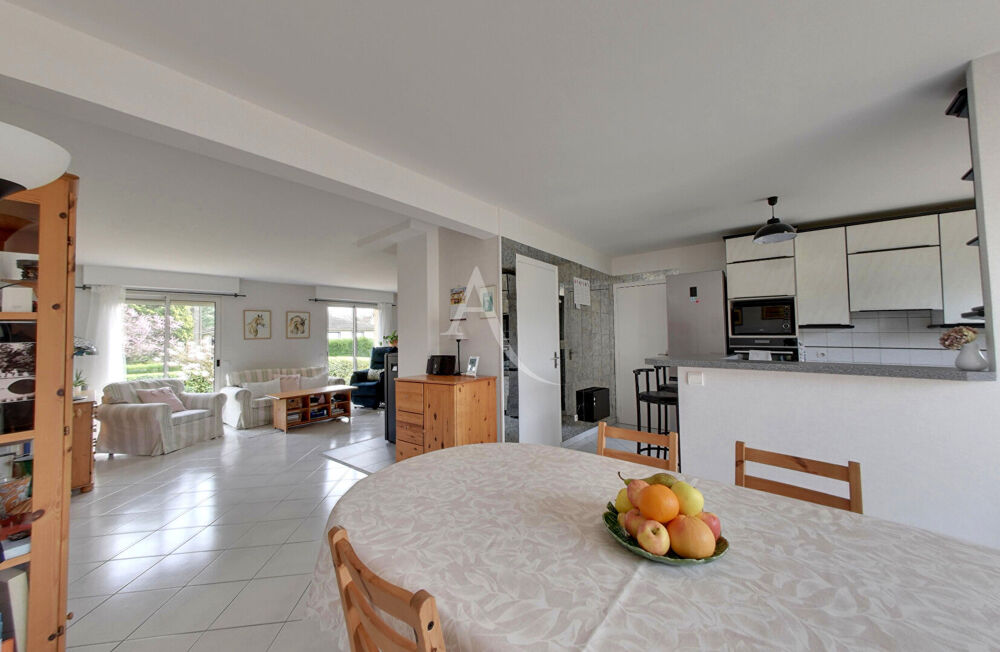 Maison individuelle 7 pièces 165 m² + cave totale sur 1199 m² de terrain
