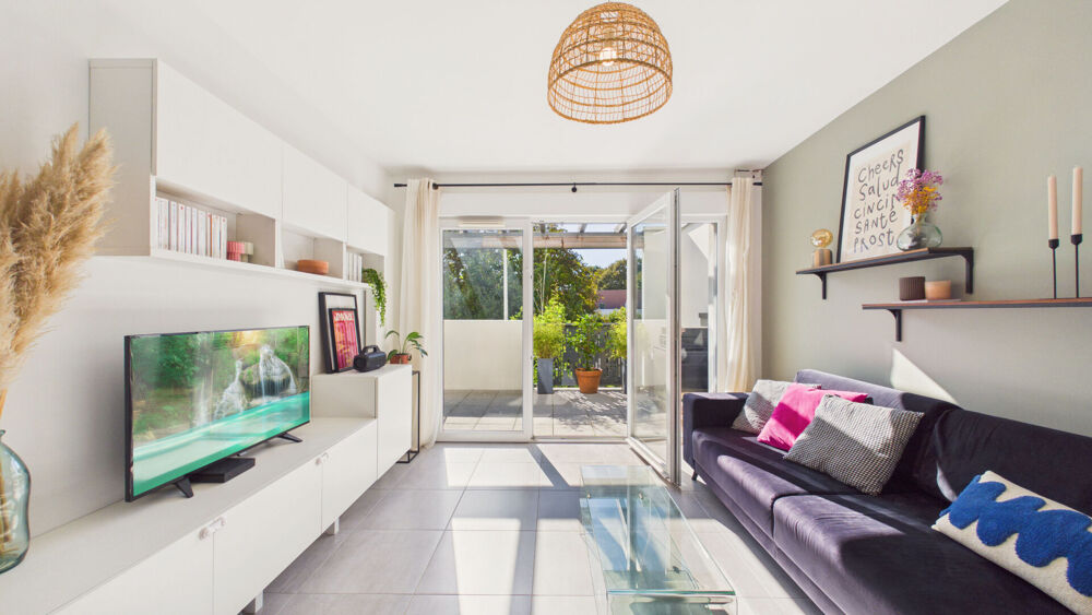 Appartement T3 récent avec terrasse et double stationnement (Boxable)