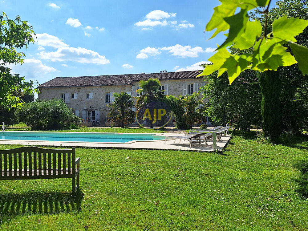 Maison Lesparre Medoc 540 m2