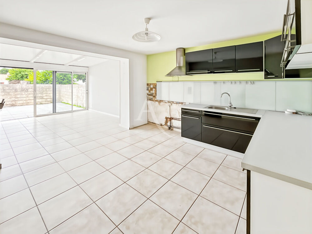 Vente Maison Maison familiale 4 chambres et bureau à proximité des écoles  terrain clos de 300 m² Challans
