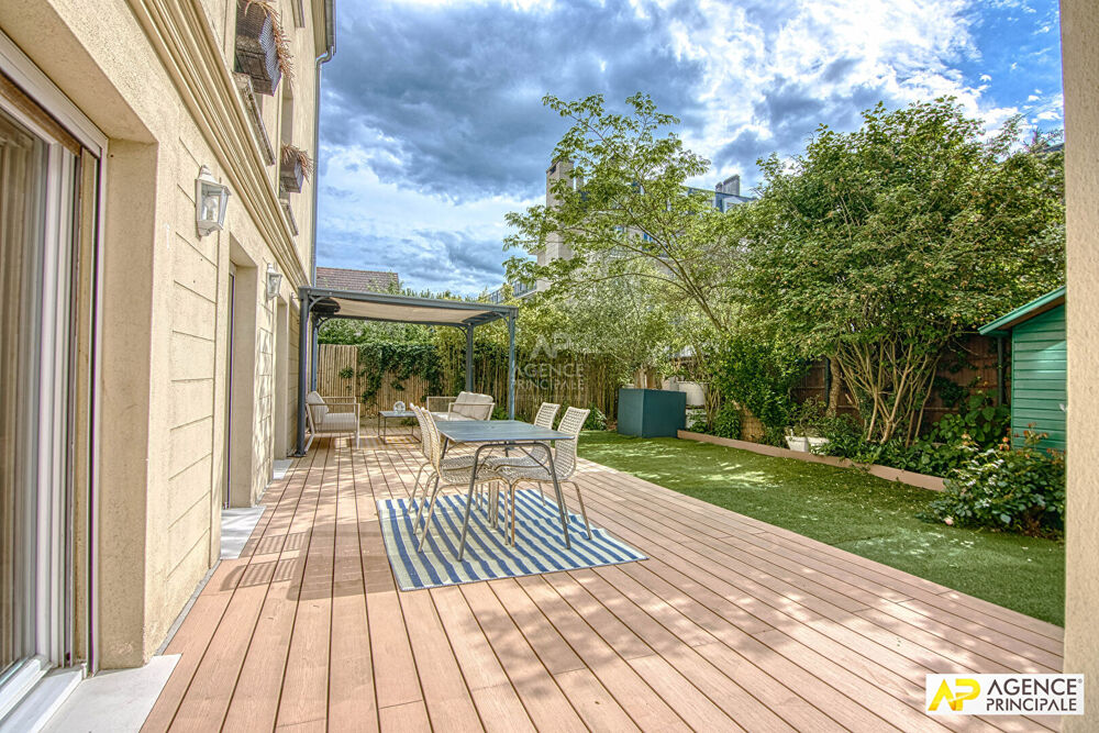 Vente Appartement Versailles Avenue de Paris Appartement 5 pièces 116 m² carrez avec terrasse, jardin et 3 places de parking Versailles