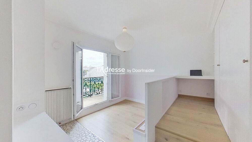 Location Appartement Studio de 22 m2 en étage élevé avec Balcon/Terrasse ! Paris 15