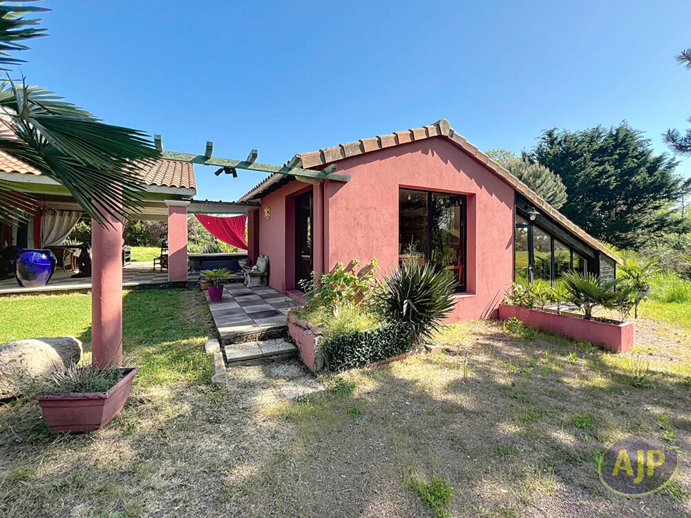 Maison Le May Sur Evre 5 pièce(s) 190 m2