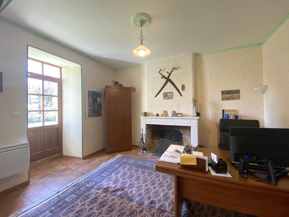 MAISON DE CARACTERE avec beaucoup de DEPENDANCES