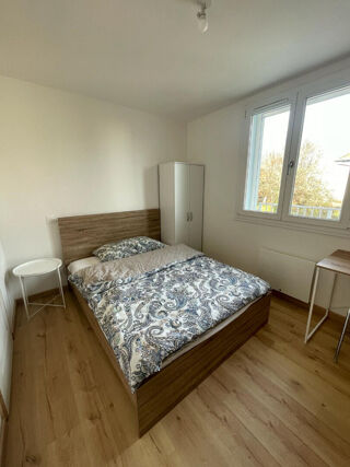  Appartement à louer 5 pièces 108 m²