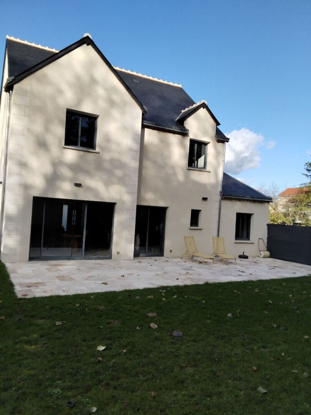 Montlouis-sur-Loire : Maison Contemporaine d'Exception - 4 Chambres, État Neuf