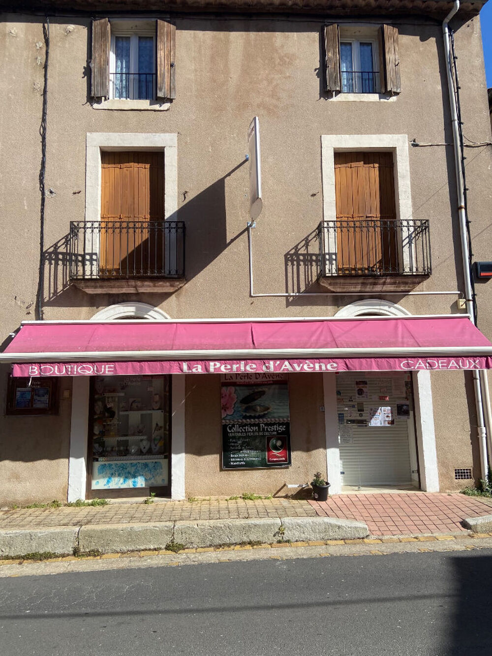 Vente Immeuble 34 AVENE STATION THERMALE VENDS IMMEUBLE DE 2 ETAGES + 1 LOCAL COMMERCIAL Avene