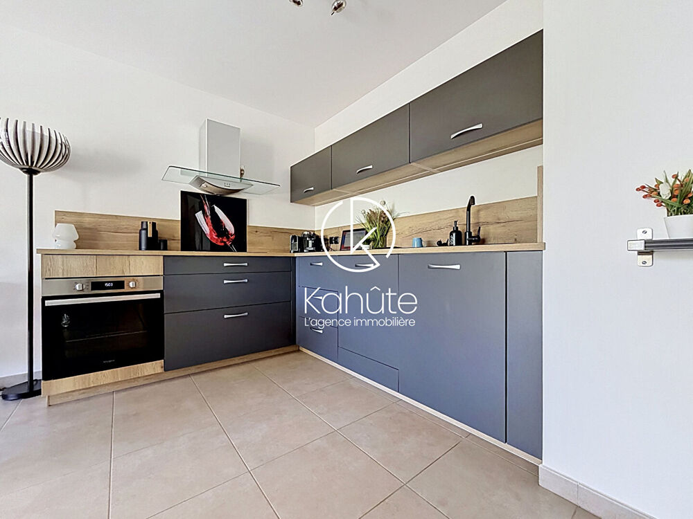 Vente Appartement T3 rez-de-jardin plein sud, Jardin & terrasse dans résidence avec piscine, Parking, Box en sus Hyeres