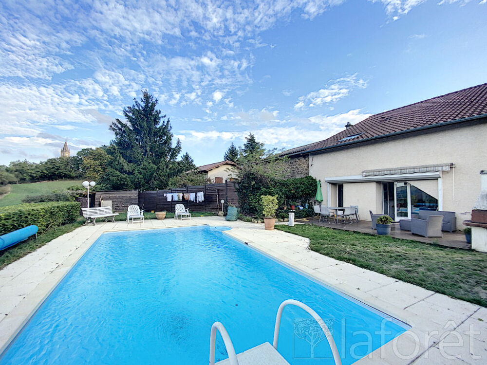 Maison L'Isle D'Abeau vieux village 6 pièces 155 m2