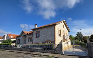 Maison 7 pièces 199 m² · à Caussade · 199 m² · 349 000 €