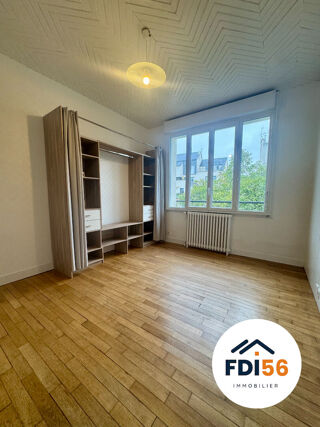  Appartement à louer 5 pièces 176 m²