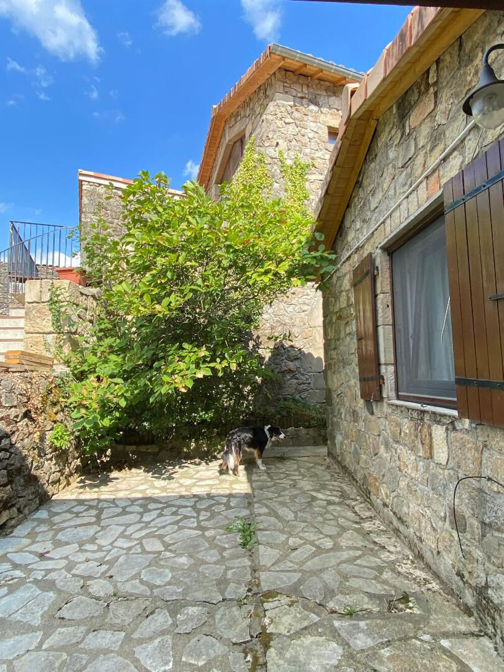ARDECHE Vallée de L'auzène : Maison de pays 3 pièce(s) 100 m2 avec terrasse couverte.