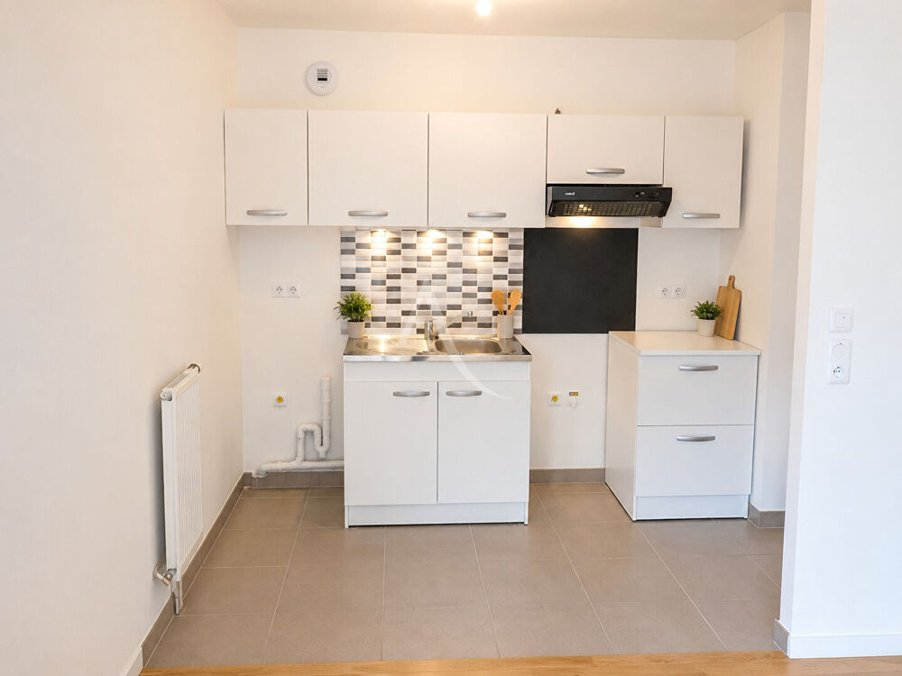 STUDIO 32m² + TERRASSE + PARKING - CERGY