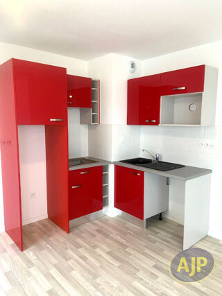  Appartement à louer 3 pièces 65 m²