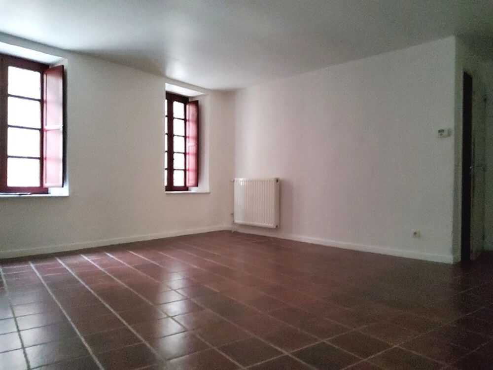 T 3 avec cour - 75 m² environ