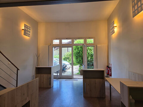   Local commercial  81.04 m2 centre d'Écully 