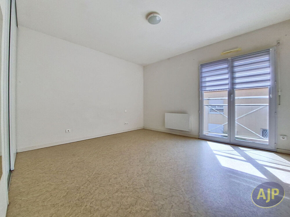 Vente Maison À Vendre ? Charmante maison 47 m²au Bourg-sous-la-Roche, La Roche-sur-Yon La roche sur yon
