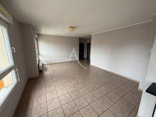  Appartement à louer 2 pièces 63 m²