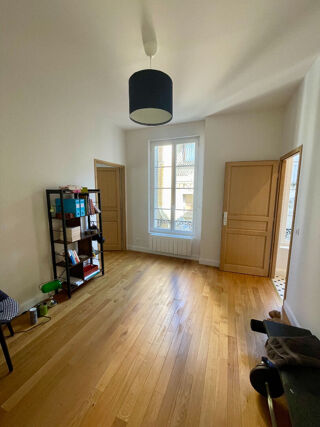  Appartement à louer 4 pièces 91 m²