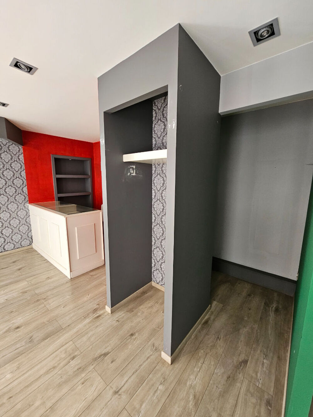  BOUTIQUE PONT DE BEAUVOISIN - 50 m2 Pont de beauvoisin