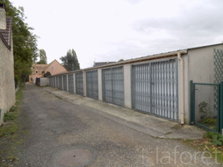  Parking / Garage  louer 13 m