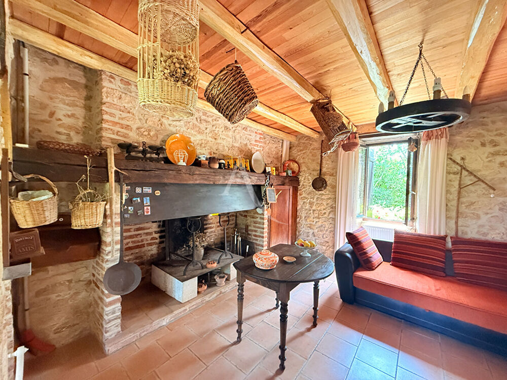Vente Maison Maison en pierre avec grange et piscine Belaye