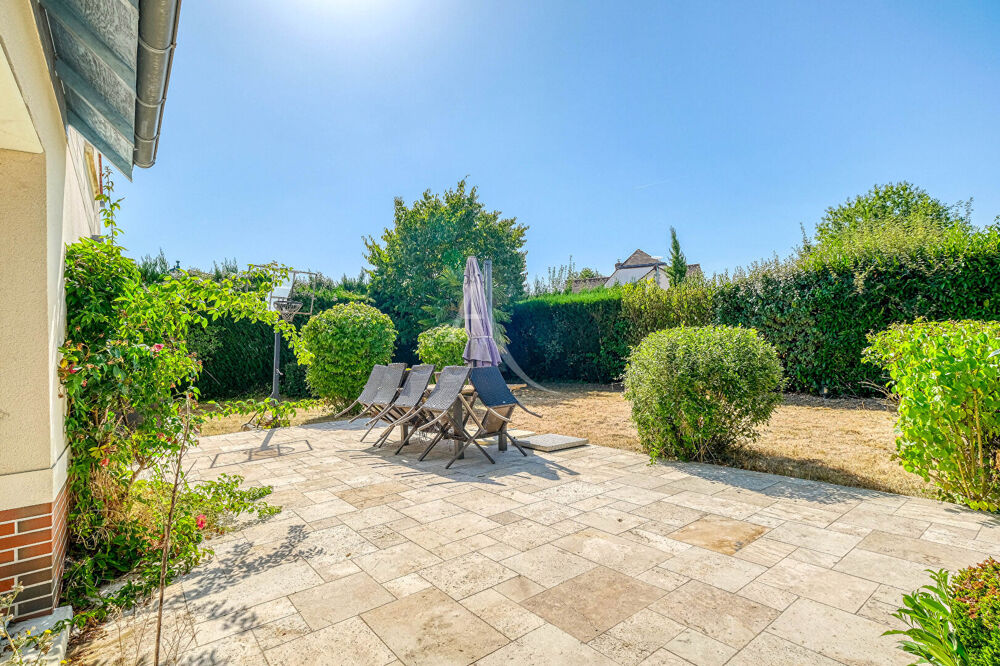 Bailly-Romainvilliers : Maison familiale de 160 m², terrain 887 m², vue lac