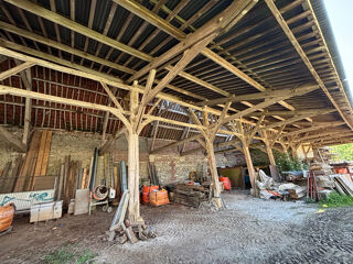  Remise / Grange à vendre 370 m²