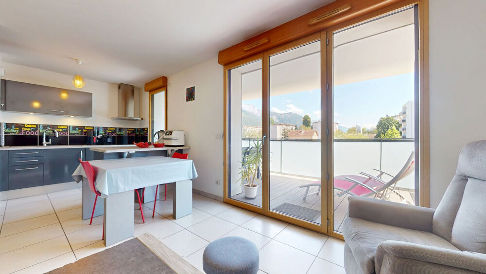AGENCE IMMOBILIERE LAFORET - EXCLUSIVITE - "EUCALYPTUS" - ANNECY - SECTEUR LAC / MAVERIA - APPARTEMENT T3 de 59,74m2 - BALCON -