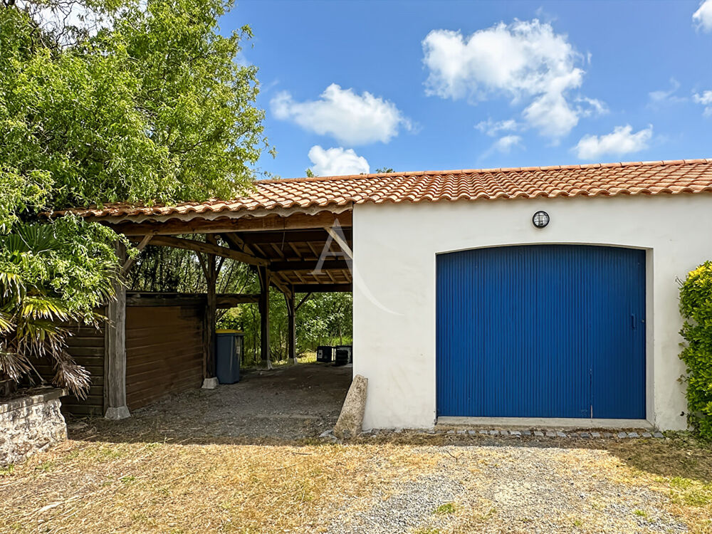Maison au calme d'une impasse avec vue dégagée à 500m du bourg