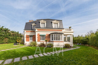  Villa � vendre 9 pi�ces 350 m�