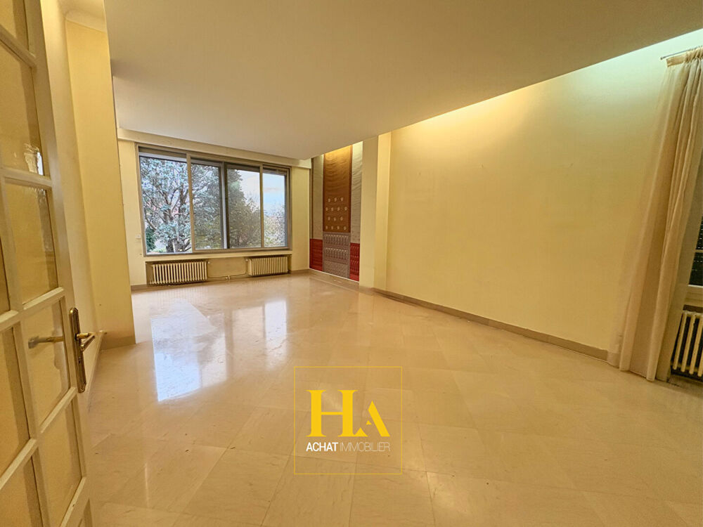 Vente Maison Montélimar - Géry - Maison de caractère des années 30 avec 277 m² totales, combles aménageables, parc arboré et piscine Montelimar