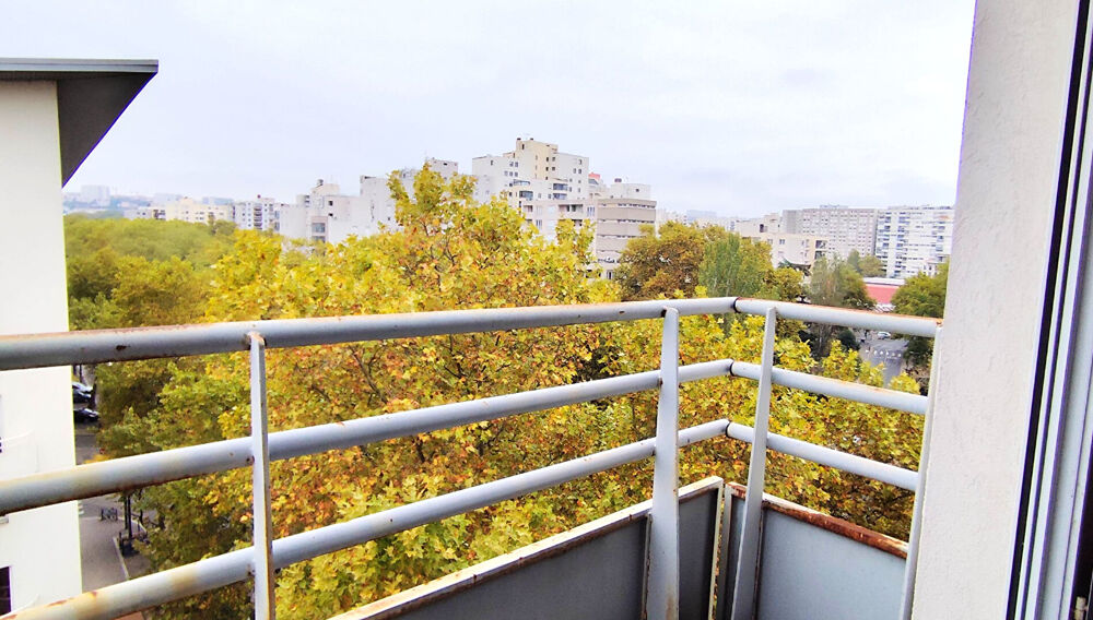 Vente Appartement VILLEURBANNE - STUDIO 28 M2 DERNIER ETAGE AVEC BELLE VUE ET GARAGE Villeurbanne