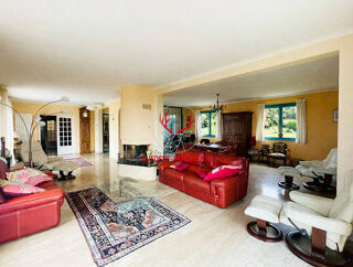 Vente Maison VAL D'OINGT (69620)  Belle Propriété Familiale avec Espace Indépendant 87 m² pour activité Libérale et Gîte de 62 m², sur 2 400 Le bois d oingt
