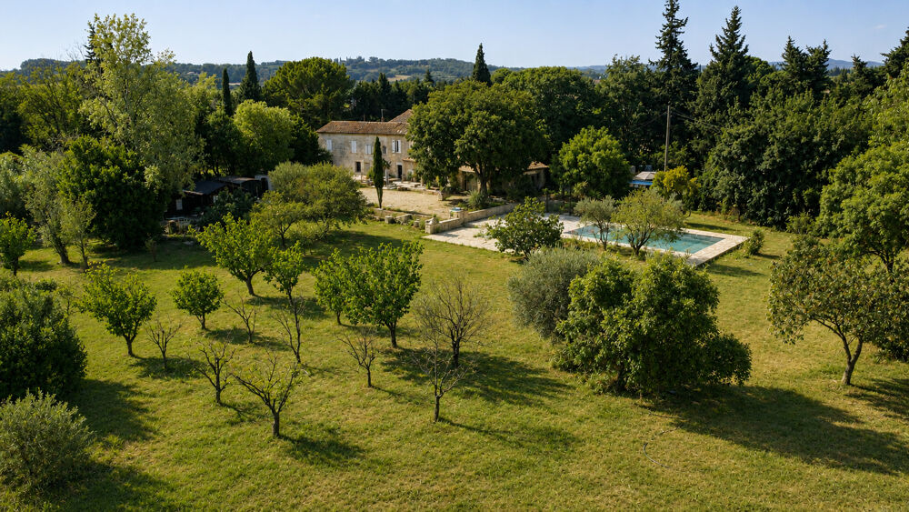 Vente Maison Mas du XVIII? siècle à réinventer ? Pierre, lumière et grands espaces Montfrin
