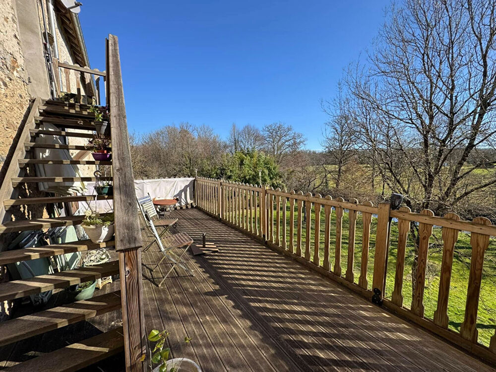 HAUTE VIENNE - Belle petite maison en pierre au bord de l'eau