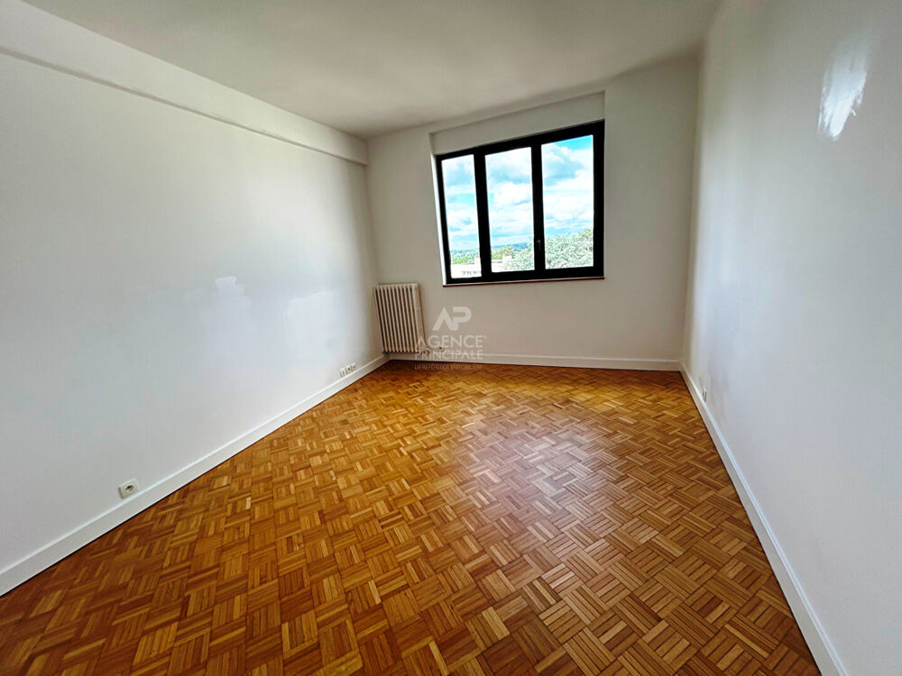 Vente Appartement Versailles Clagny Appartement 4 pièces 87 m² carrez avec balcon, cave et parking au dernier étage avec ascenseur Versailles