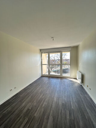  Appartement à louer 3 pièces 64 m²